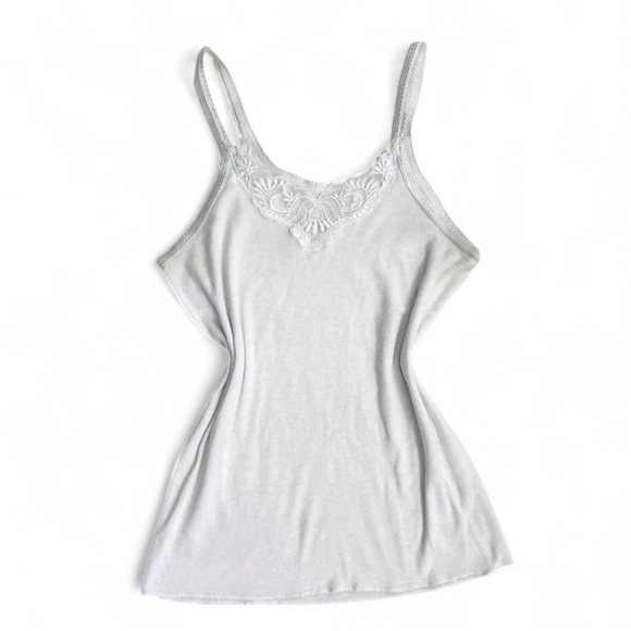 Tops - 3 / $30 💘 vintage white cami top with lace trim